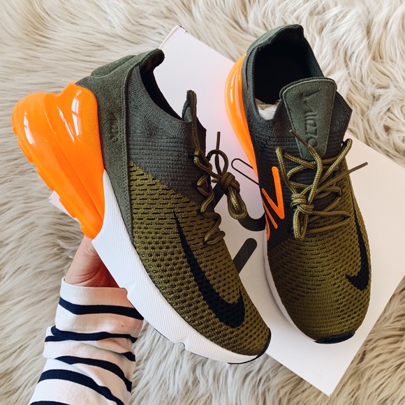 Nike Shoes - NWT Nike Air Max 270 Flyknit